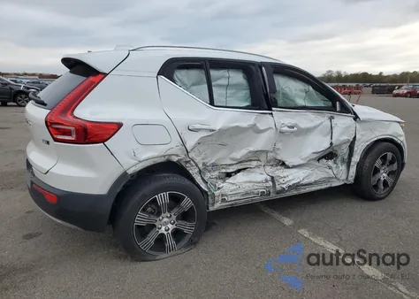 2021 Volvo Xc40 T5 Inscription z USA, uszkodzony, nr VIN YV4162UL4M2478514